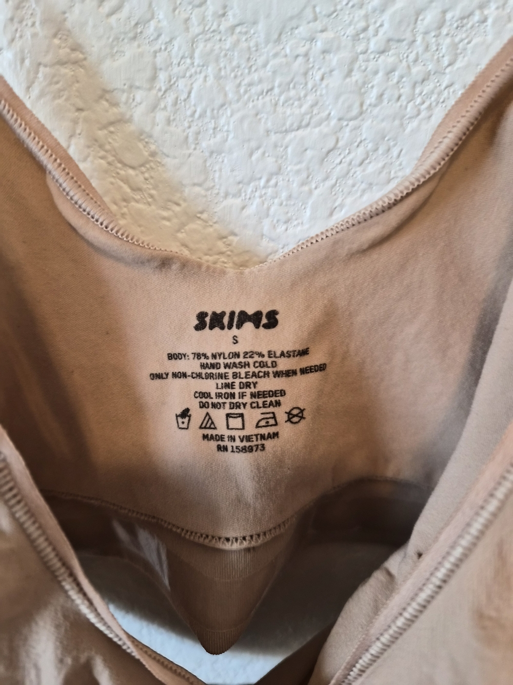 SKIMS Nude/Tan Seamless Sculpt Bralette